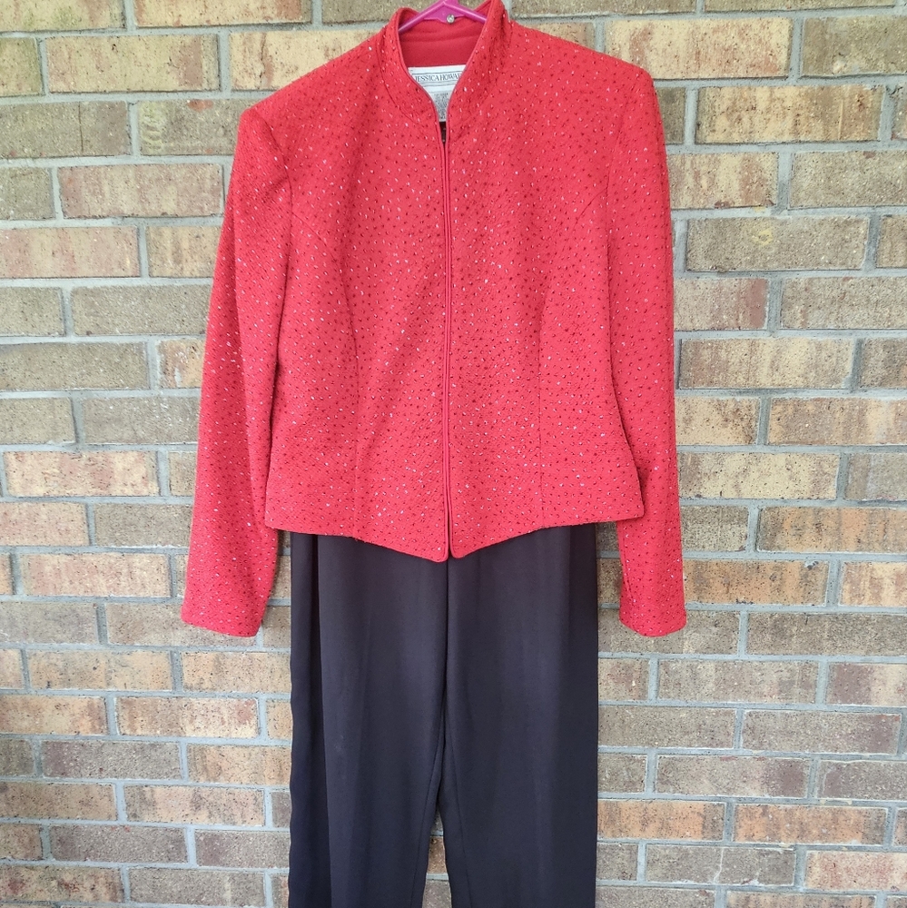 Jessica Howard Outfit